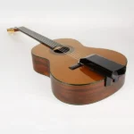 Aspri Clip-On Reverb equipped on a nylon-string guitar